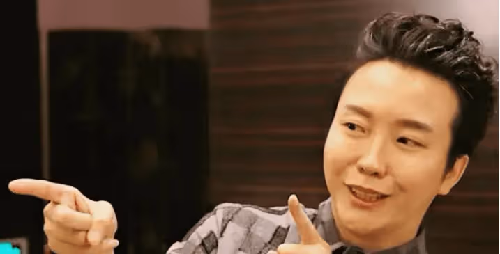 情史成謎!李玉剛被曝三婚娶烏克蘭美女,兩人還有個混血女兒?