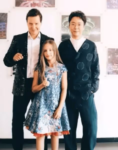 情史成謎!李玉剛被曝三婚娶烏克蘭美女,兩人還有個混血女兒?