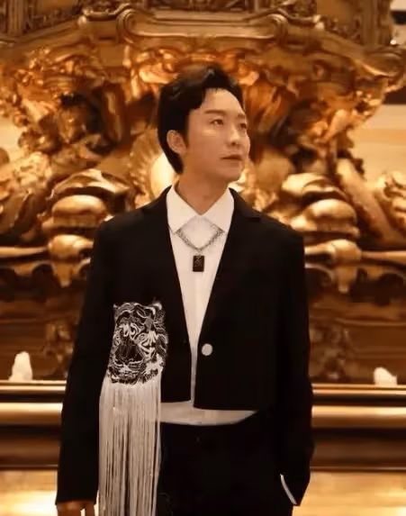 情史成謎!李玉剛被曝三婚娶烏克蘭美女,兩人還有個混血女兒?