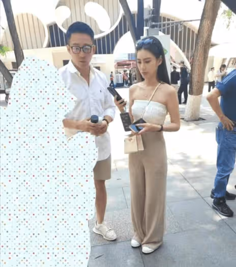 汪小菲馬筱梅牽手旅遊,看大熊貓心情好,到自家餐廳吃飯,又秀恩愛