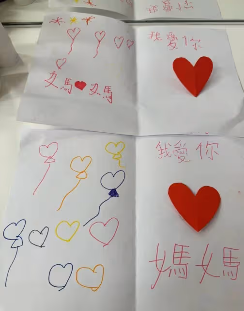 方媛母親節曬合照,女兒顏值越來越高,郭富城岳母氣質出眾!