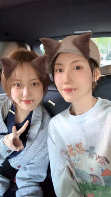 高露15歲女兒出鏡,膚白貌美還有小酒窩,邊讀國際學校邊拍戲賺錢