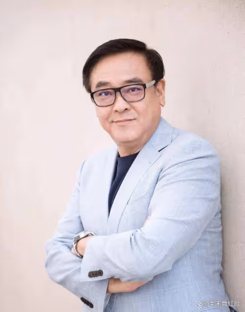 王一博計劃在40歲時進行轉型,他已經開始嚮導演程耳學習
