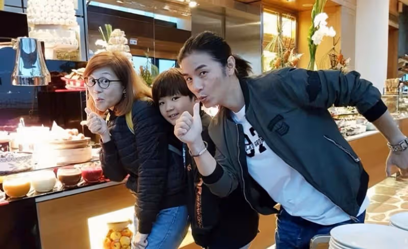 香港女星患末期腎衰竭,每周洗血三次,因吃激素藥容貌大變