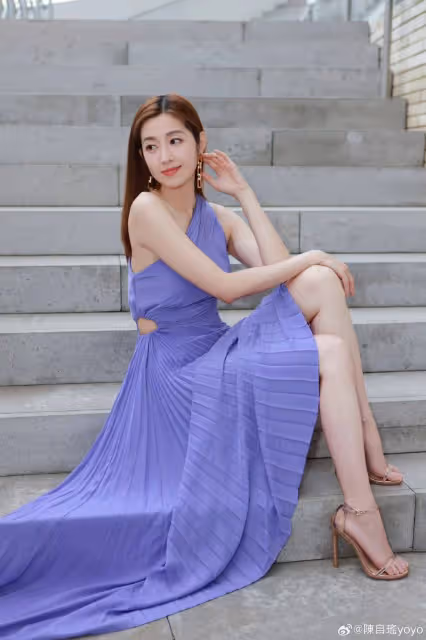 TVB女星陳自瑤為圈中好友慶生,40歲壽星宛如少女,嫁豪門頗受寵