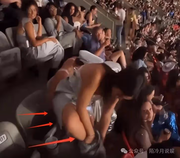 沒眼看!當眾脫內衣褲,與2男子浴缸合照,鍾麗緹愛女尺度大的超乎想像