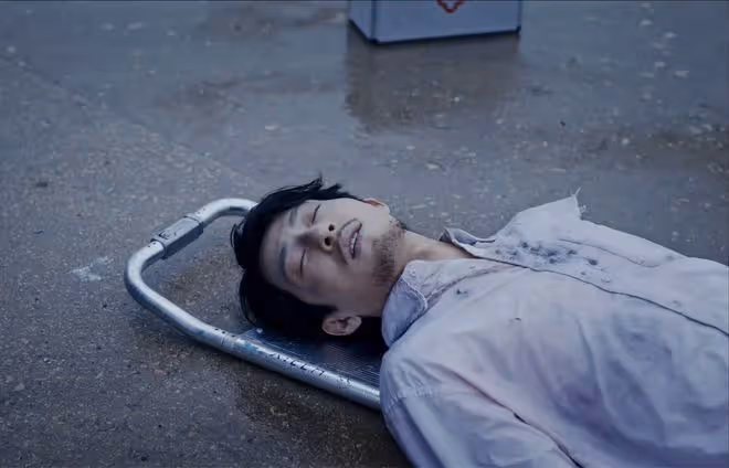 《新生》大結局：舉報費可的是何珊親爹，費可的錢被何珊還給三人