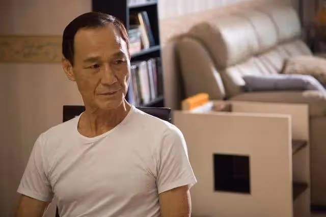 79歲港星自爆三年前患腦癌,花百萬費用成功抗癌,直言感到害怕
