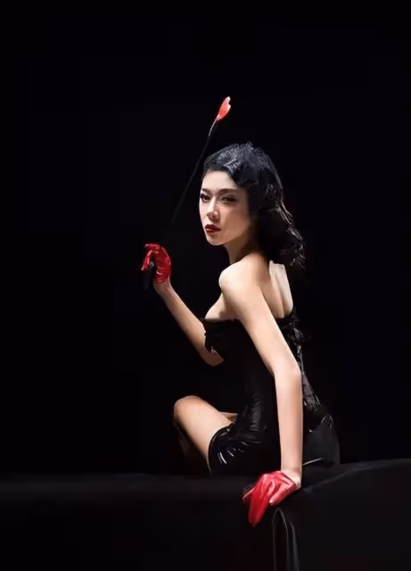 模特趙雅淇,有著絕美身材和容貌,卻因戀情毀掉了自己聲譽
