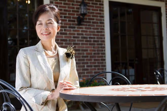 退休後才會發現,後半生好命的女人,大多在50歲前做好了這四件事