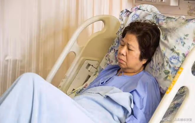 女子回娘家坐月子,卻規定婆婆早8晚8,上門侍候,婆婆:離婚吧!
