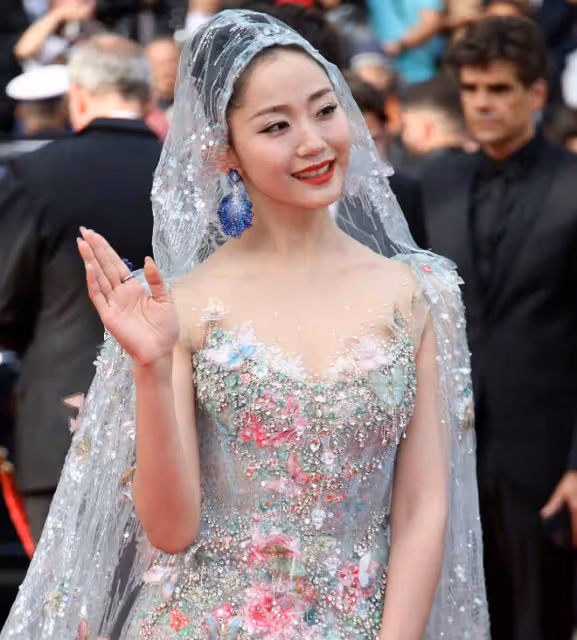坎城電影節,女星突破自我!個個都敢穿,不再保守,臉上寫滿野心