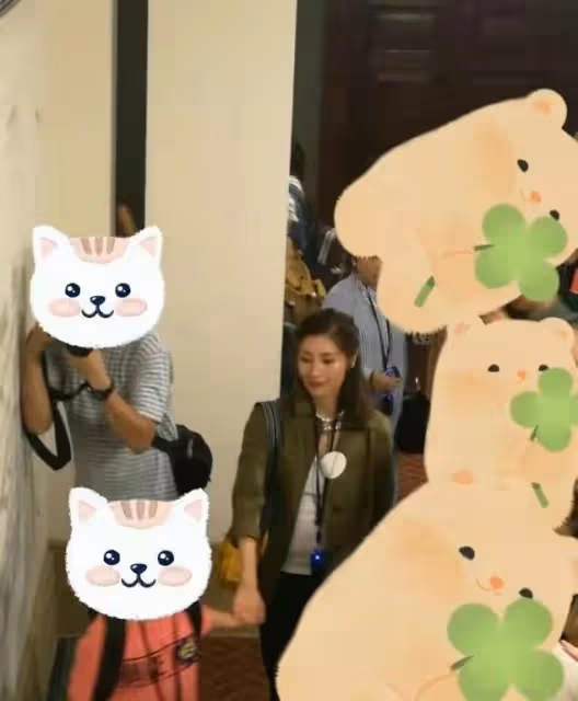 53歲李嘉欣出院後發福得厲害!穿休閒裝藏不住游泳圈,生圖美到爆