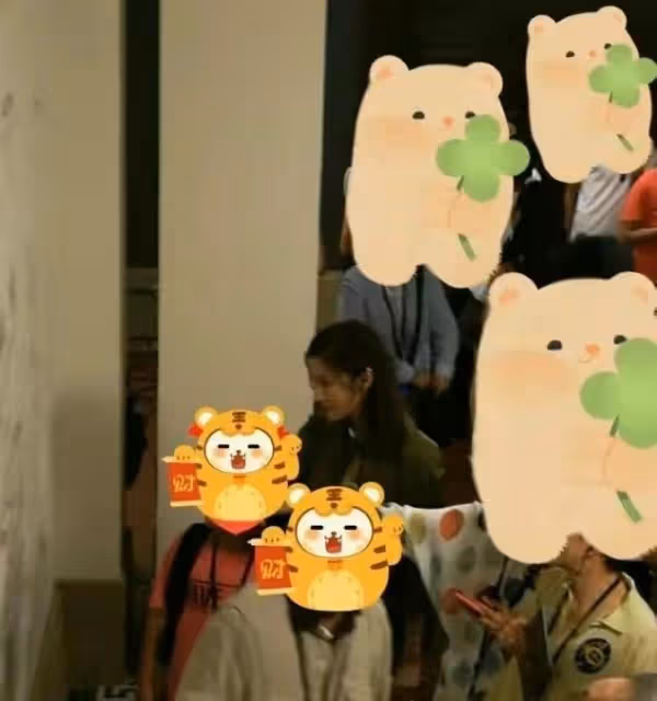 53歲李嘉欣出院後發福得厲害!穿休閒裝藏不住游泳圈,生圖美到爆
