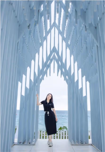 董璇一家三代大型比美!董媽媽穿黑裙氣質出眾,美貌毫不遜色女兒