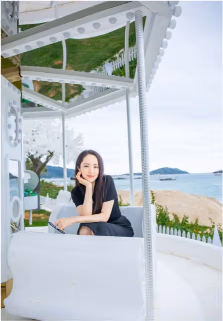 董璇一家三代大型比美!董媽媽穿黑裙氣質出眾,美貌毫不遜色女兒