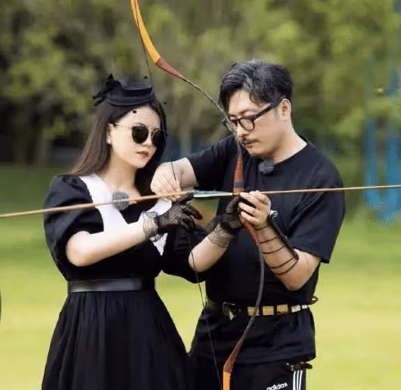 李湘離婚後顏值大回春!穿褶皺裙盡顯女人味,暴瘦後氣質更是大變