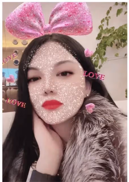 李湘離婚後顏值大回春!穿褶皺裙盡顯女人味,暴瘦後氣質更是大變