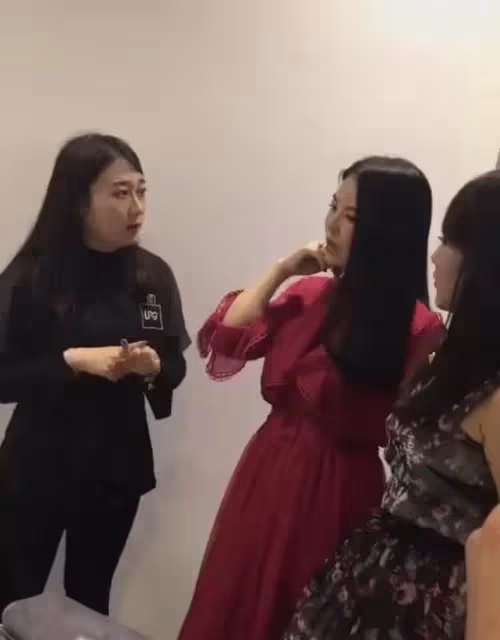 李湘離婚後顏值大回春!穿褶皺裙盡顯女人味,暴瘦後氣質更是大變