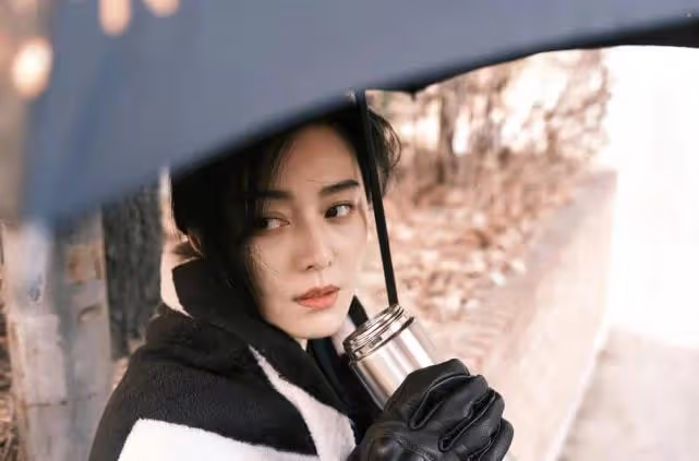 范冰冰風格大變不敢認!化淡妝卻國外拍戲難回巔峰,文藝風卻美爆