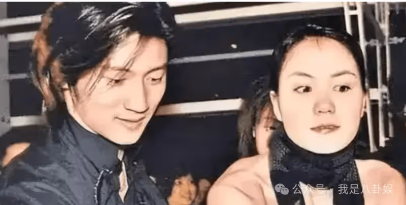 謝霆鋒爆發了,5個字回應張柏芝三胎與自己的關係,王菲流著淚沉默不語
