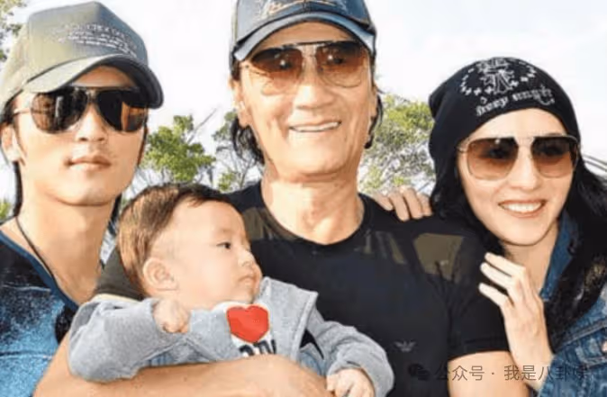 謝霆鋒爆發了,5個字回應張柏芝三胎與自己的關係,王菲流著淚沉默不語
