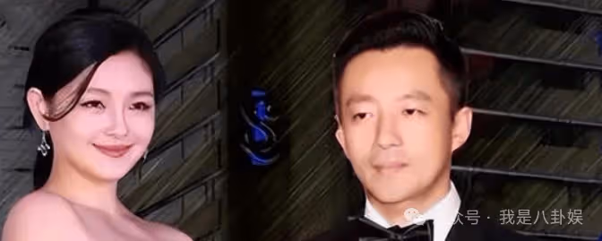 鬧成這樣,大S也沒有刪和汪小菲的合照,現任和前夫在一個主頁上,真不愧是大S