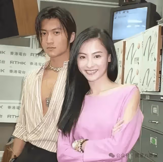 謝賢病危安頓好「女兒」張柏芝,允許她帶走3胎,謝霆鋒拗不過老爹無奈妥協