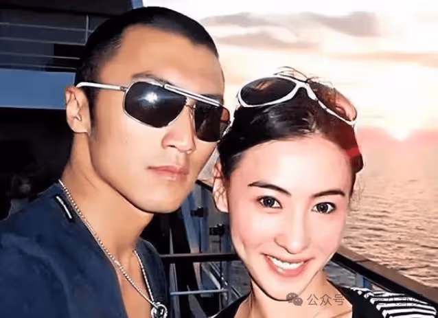 謝賢病危安頓好「女兒」張柏芝,允許她帶走3胎,謝霆鋒拗不過老爹無奈妥協