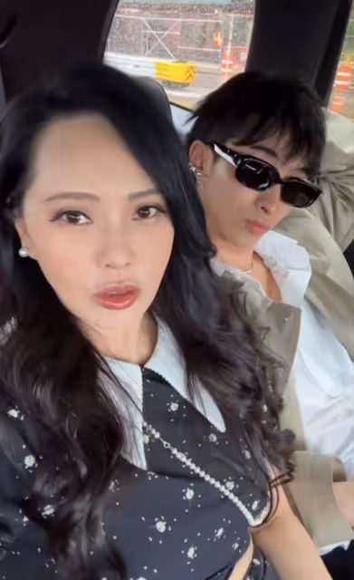 庾澄慶伊能靜罕見合體,赴紐約參加兒子畢業典禮!父子同框超搞怪