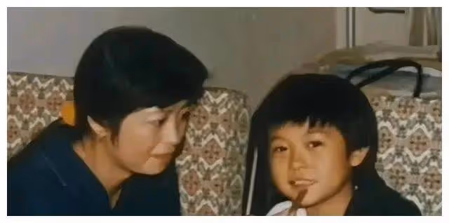 親媽是導演,乾媽是導演,20年都捧不紅他,卻在結婚之後改名後火了