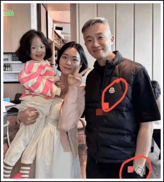 52歲主持人程雷被偶遇 自曝兩個兒子壓力大 身穿2萬羽絨馬甲!