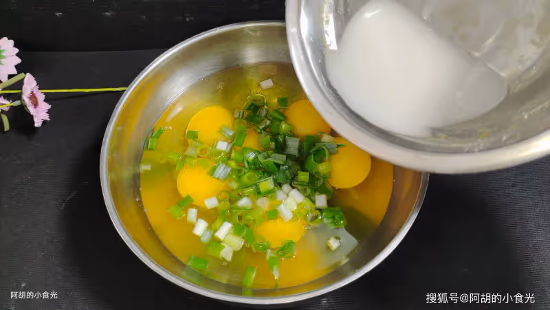 雞蛋和它完美一對,這個鮮美你懂得!三種食材出一碗,一口高蛋白、嫩到夾不住