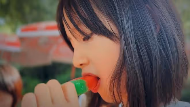 孫莉帶仨兒女出遊,多多穿露臍裝變小辣妹,多妹和弟弟共用一張臉