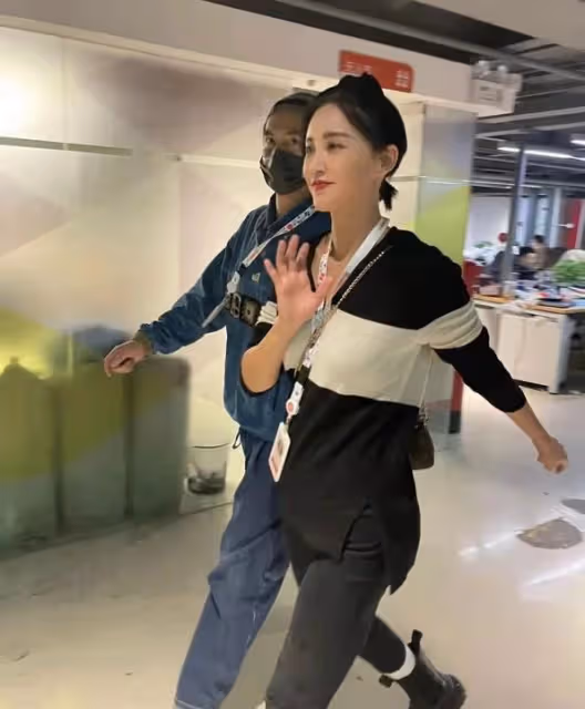 張歆藝暴瘦後就美得開掛!穿毛衣氣質照樣出眾,和袁弘同框真恩愛