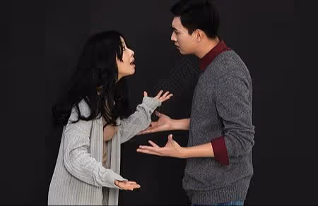 跟我結婚,生兒子給你50萬,土豪男相親被剩女打臉:我不稀罕
