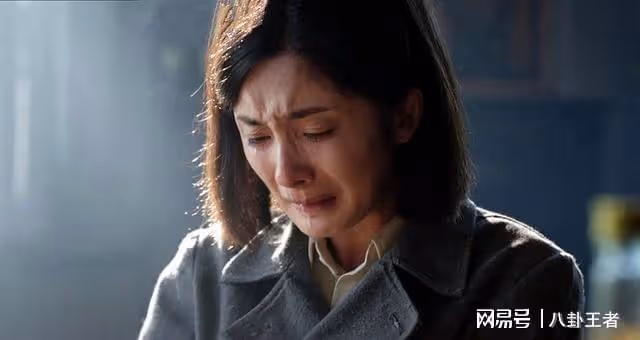 楊冪再創哭戲名場面！嘴唇下巴沾上鼻涕，可憐秦昊怎麼能演得下去