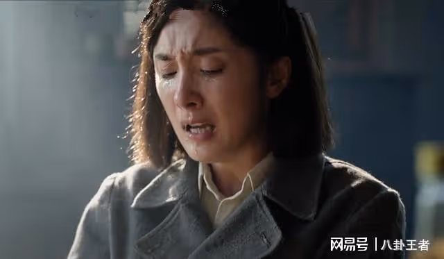 楊冪再創哭戲名場面！嘴唇下巴沾上鼻涕，可憐秦昊怎麼能演得下去