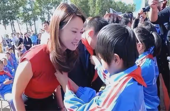事實證明,毀於謠言的「央視台花」劉芳菲,已走上另一條大道