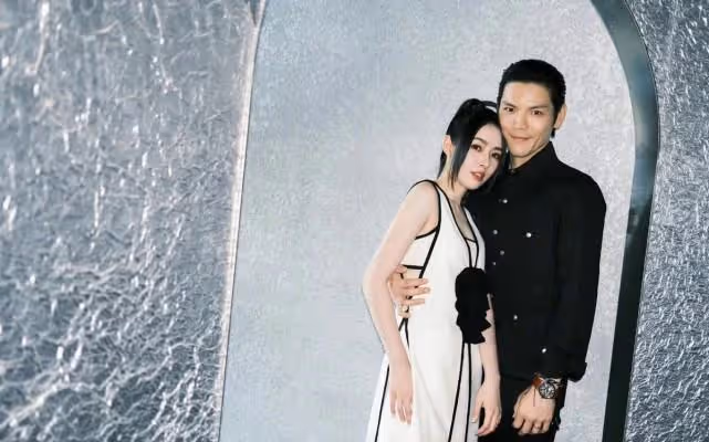 郭碧婷成豪門闊太徹底大變!穿連體裝氣場贏過老公,又開始備孕了