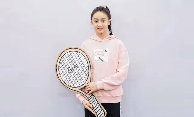 13歲森碟變運動女神!穿運動裝顯超模範,被爸爸舉高高笑起來超甜