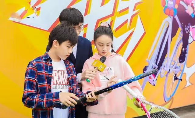 13歲森碟變運動女神!穿運動裝顯超模範,被爸爸舉高高笑起來超甜