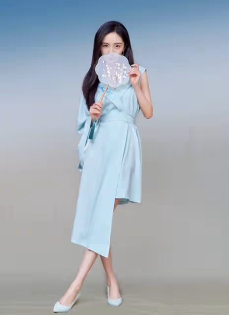 被楊冪「國風」造型美到啦!穿西裝裙演繹女俠范,氣質徹底開了掛