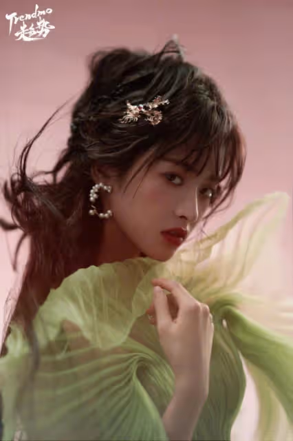 沈月「淚痕妝」徹底封神！甜美女主臉大逆襲太驚喜，比巔峰期還美