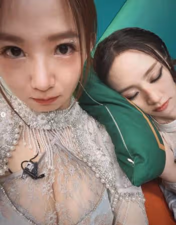 郭書瑤《浪姐5》高衩旗袍亮相！自拍照泄「深溝事業線」　涌萬人朝聖