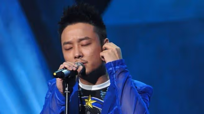 20位歌手報名《歌手》成功,兩位歌手遭嘲諷,其中一位靠扮丑出名