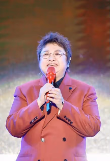 20位歌手報名《歌手》成功,兩位歌手遭嘲諷,其中一位靠扮丑出名
