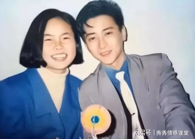 母親被父親罵了半輩子,父親走後她沒有哭,我在房間發現她的秘密
