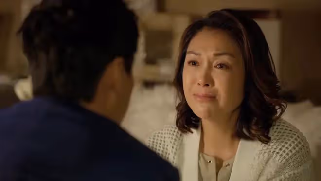 57歲前港姐新劇演視帝老婆,多層次哭戲演技獲贊,感激男演員帶她入戲
