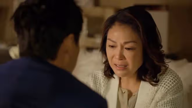 57歲前港姐新劇演視帝老婆,多層次哭戲演技獲贊,感激男演員帶她入戲